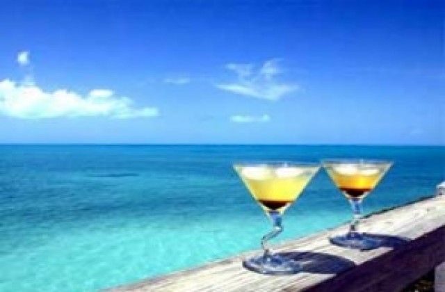 Един коктейл, с черешка моля!