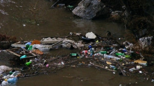 Столична община започна почистване на речните корита мие и улиците