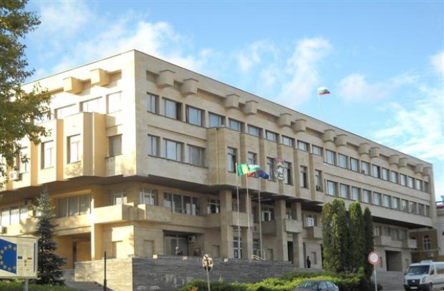 Икономическа комисия е за развалянето на договора за Летния театър
