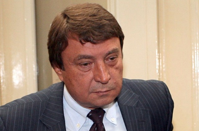 Новата власт е освободила 229 души от държавната и общинската администрация