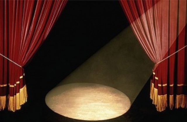 Млади танцьори съчетават класиката със съвременните хореографии