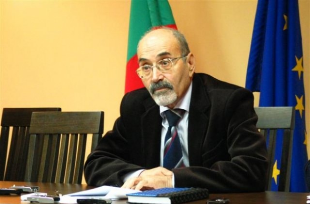 Казусът с входа на ПМГ влиза в местния парламент