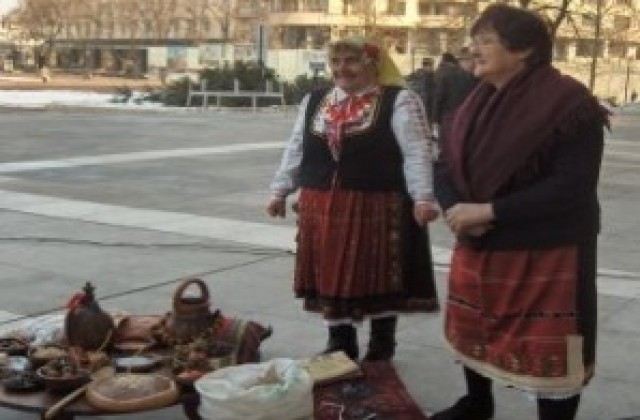 Конкурс за изпълнители на народни песни в Раднево