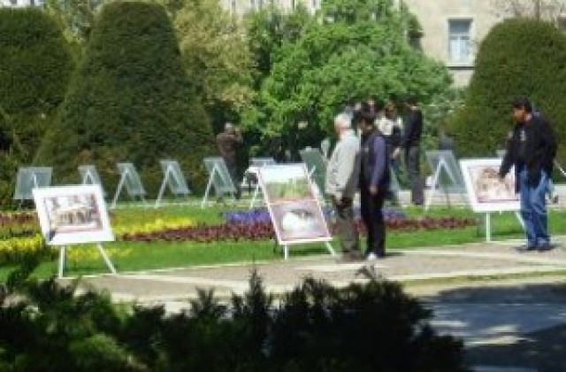 Фотоизложба на храмове и скални църкви на открито в Русе