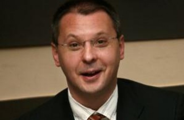Станишев: Правителството води страната към провал