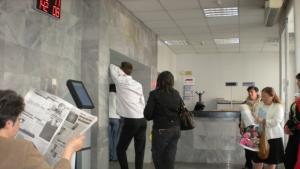 Няма големи опашки пред офиса на НАП