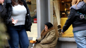 Увеличава се броят на хората на социални помощи