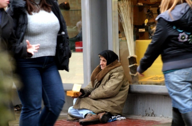 Увеличава се броят на хората на социални помощи