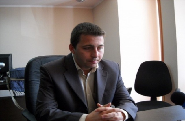 Лечков незаконно прекратил договор по европроект?
