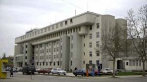 Хванаха двама мъже откраднали телефонен кабел