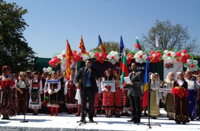 Губернатор на “Божурите”: Културата обединява хората