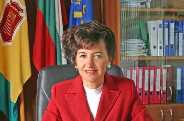 Детелина Николова говори пред 500 кметове в Брюксел