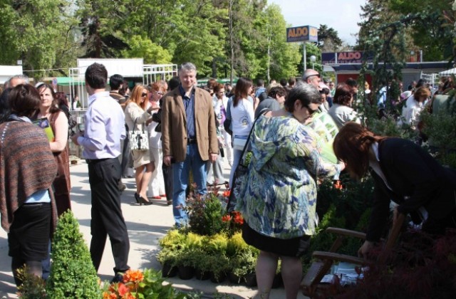 Стартира III-тият Майски фестивал на цветята