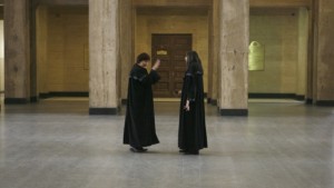 Оставиха в ареста наркодилъри