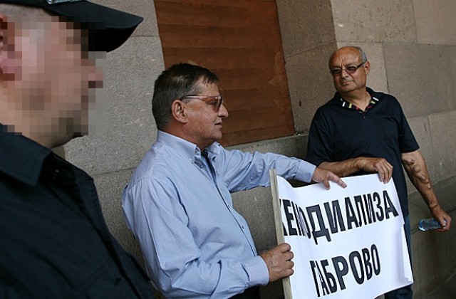 Пациенти с бъбречни заболявания протестираха срещу остарялата техника за диализа
