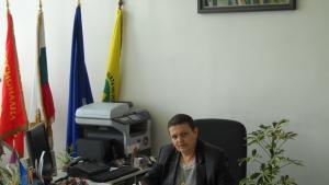 Кулинарно изложение пред библиотеката днес