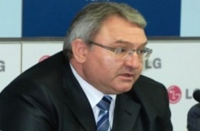 Измамиха ректора на пловдивски колеж с 10 000 лева