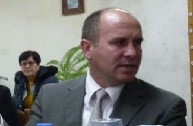 Проверяват кмета на Котел за побой над момиче