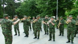 С Концерт и военен парад отбелязват Денят на храбростта в