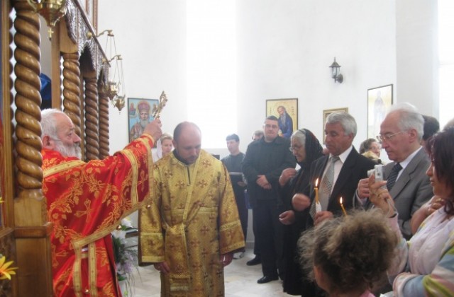 Първа копка на православен храм в Скобелево. В Ясеново откриха църква