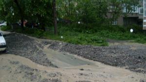 Кола пропадна в дупка в Шумен