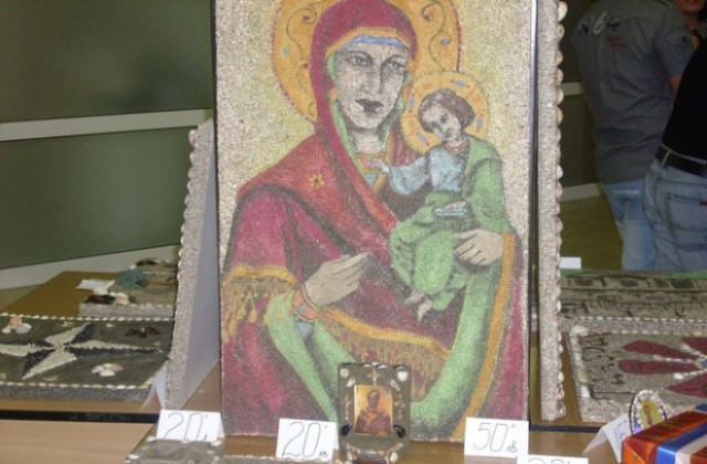Затворници помагат на шефа
