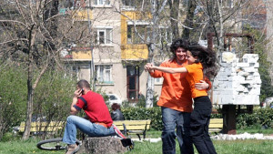 Започва обработка на зелените площи срещу кърлежи и комари