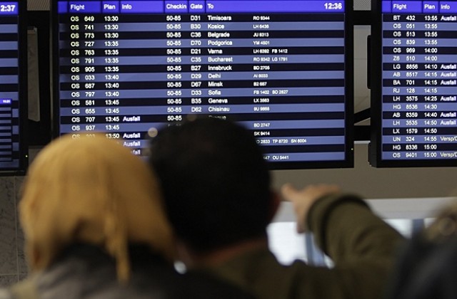 Нови затворени летища заради облака от Исландия