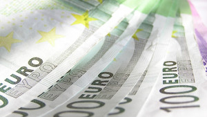 Брюксел препоръчва приемане на Естония в еврозоната