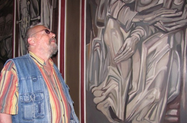 Теофан Сокеров е готов да възстанови повредените стенописи в Патриаршията