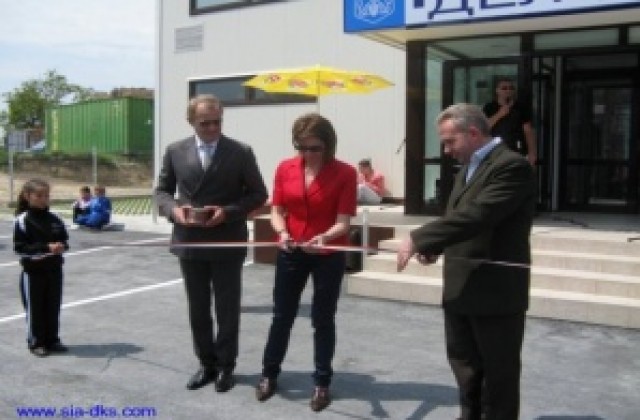 Варна се сдоби с нов басейн Делфини