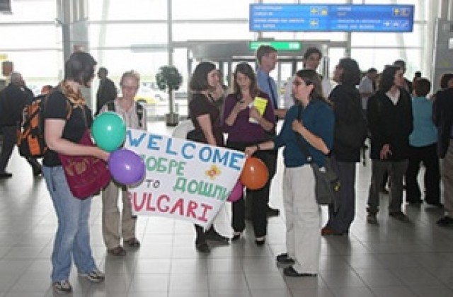 87 доброволци от Корпуса на мира пристигнаха в България