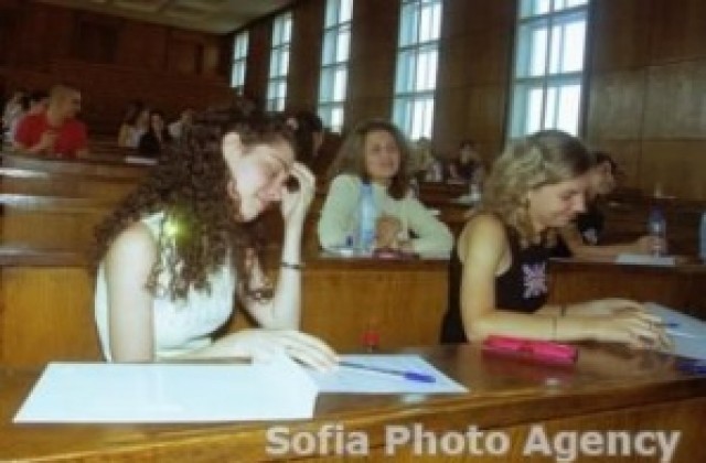 Над 4000 ученици от Варна на матура по български език