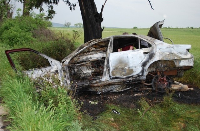 Двама младежи загинаха при катастрофа край Крушаре