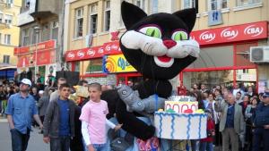 Министър Дончев отряза опашката на Котарака