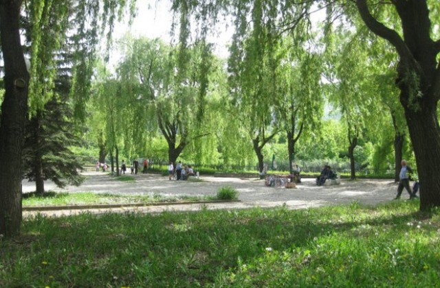 Зоологическата градина в София става на 122 години