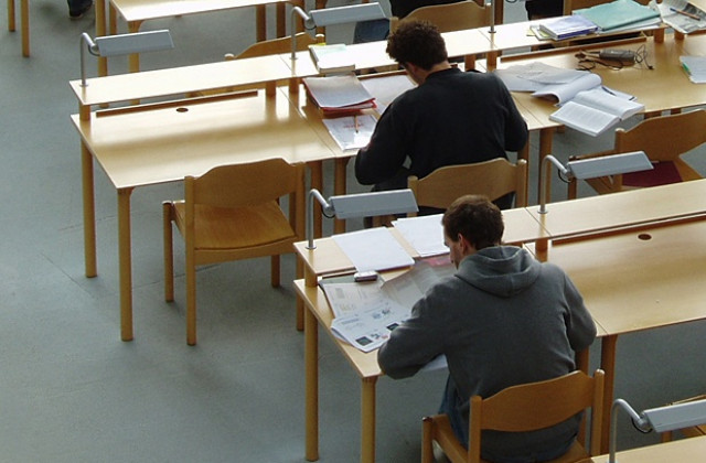 Задръстеното образование и течовете в матурите