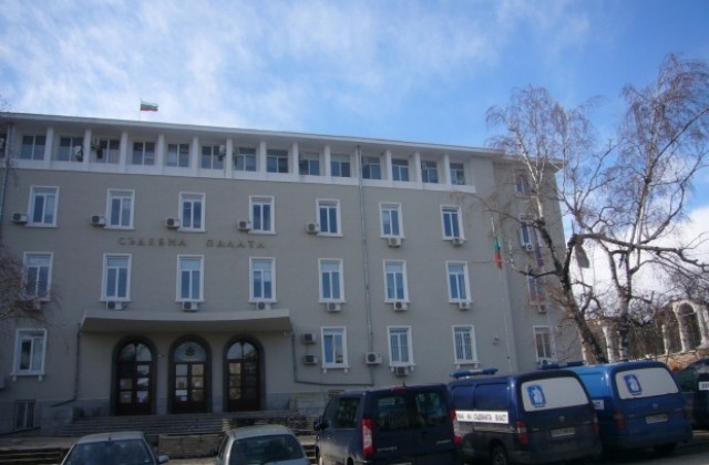 Маронките остават  в ареста
