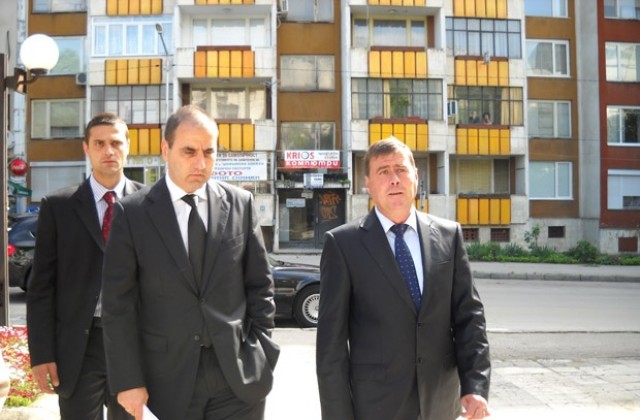 Полицията на крак за разкриване на палежа на родната къща на Тошко Тодоров