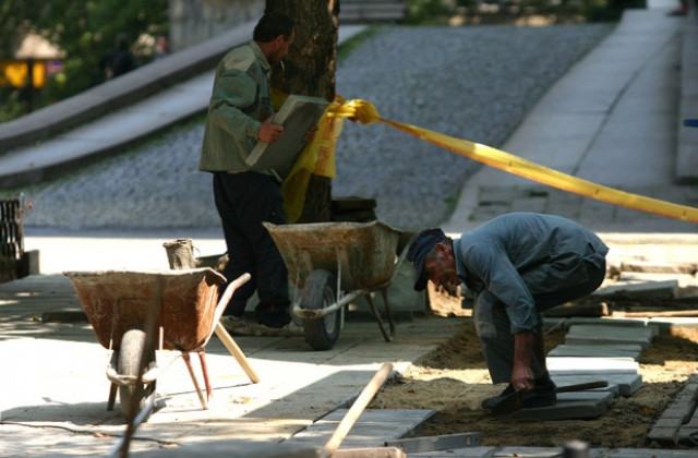 Продължават ремонтите из столицата
