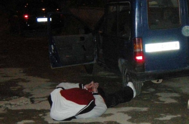 Двама задържани заради наркотици