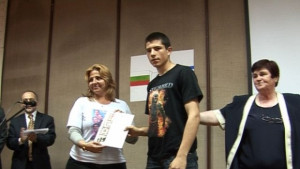 Казанлъшки десетокласник разплака посланика на Куба