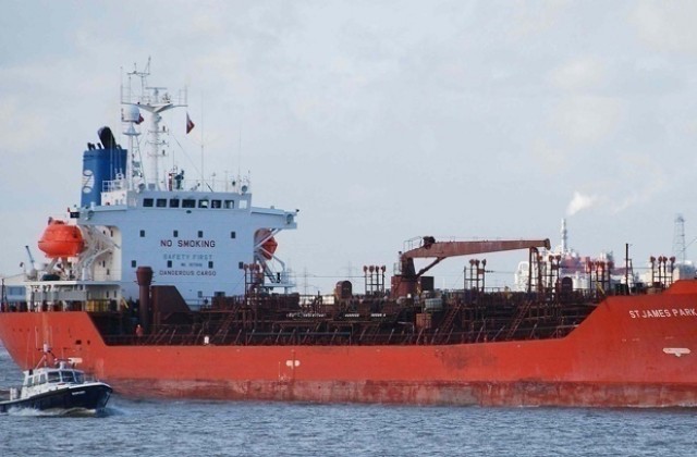 Пиратите стреляли покрай българските моряци