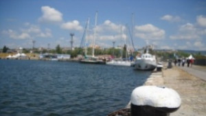 Екипажите от регатата Исторически морета 2010 се включват в парад