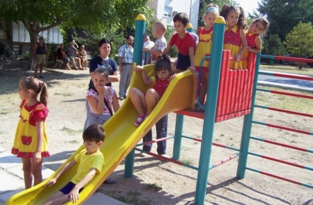 Специалисти и деца ще борят проблемите в специална къщичка