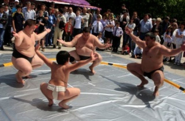 Президентът идва за откриването на Европейското по сумо