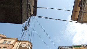 Изкопът на метрото застрашава електроснабдяването в центъра