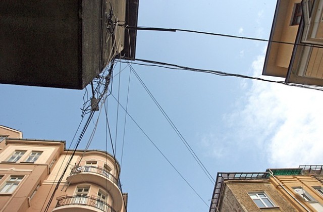 Изкопът на метрото застрашава електроснабдяването в центъра