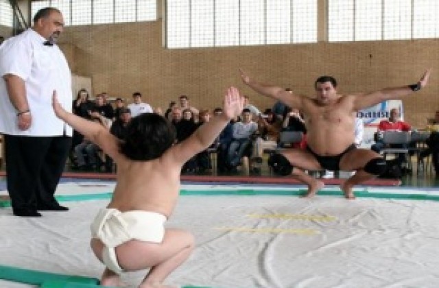 Шест тона храна са осигурени за сумистите