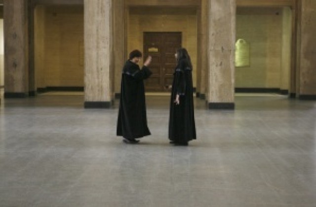 Арест за член на банда, източвала банкови сметки